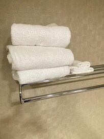Insufficient towels for 4