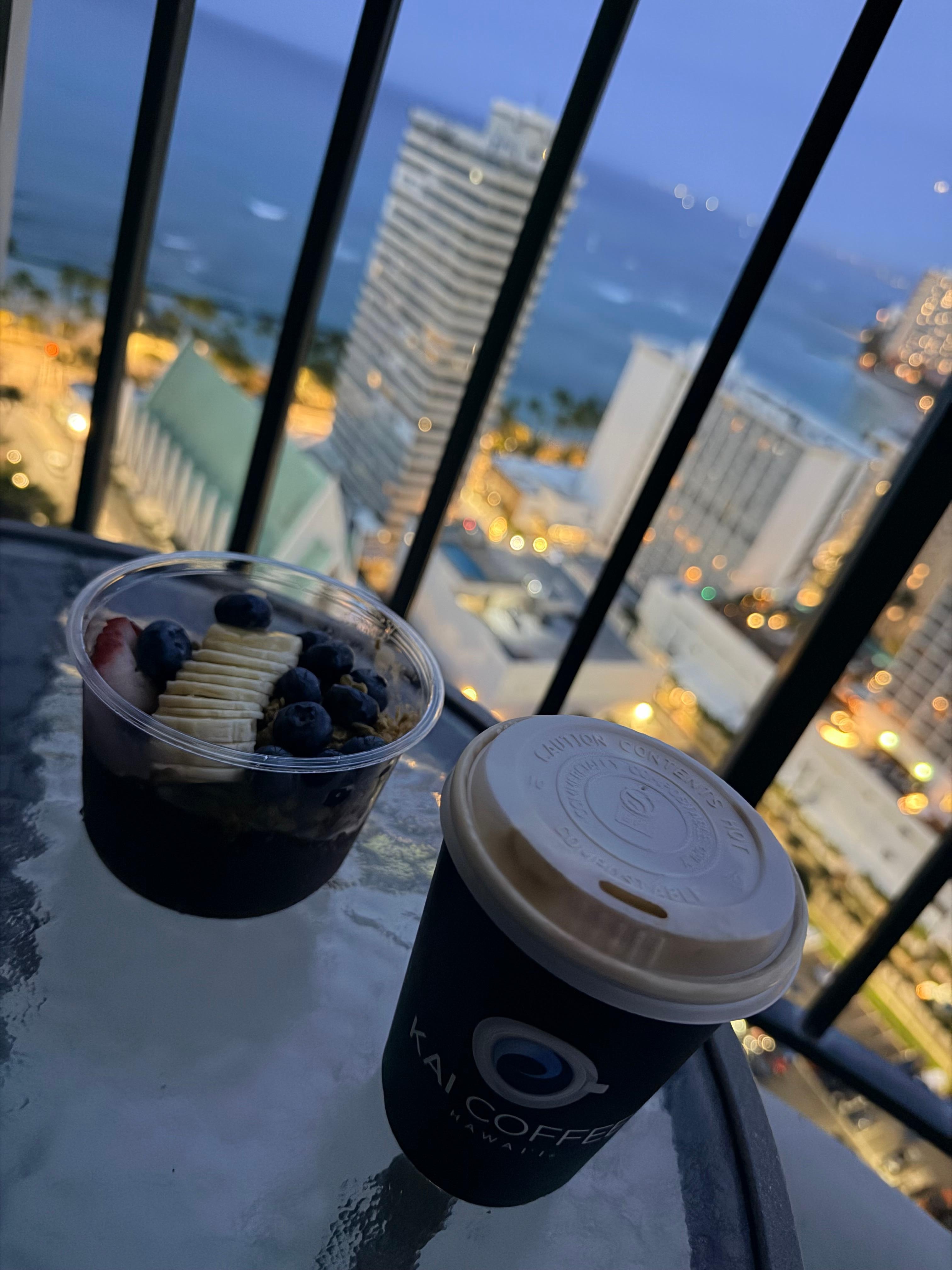 近くにカイコーヒーもあり、朝6時からやってるので散歩がてら行ってラナイで朝アサイボール美味しかった