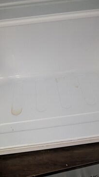 The hotel rooms smelled bad my father's room smelled very old. When you walk into the hotel it smelled fresh and clean they had the airfreshner machine going the elevator smelled nice then you hit the floor it smelled like mildew