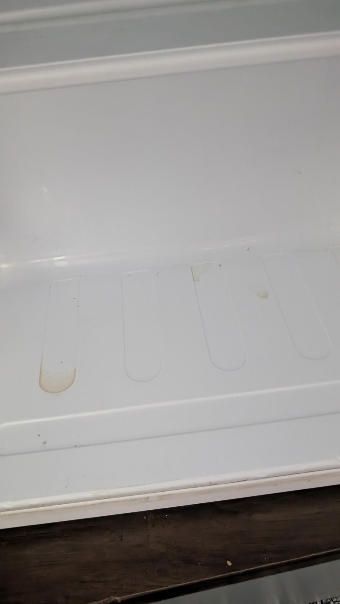 The hotel rooms smelled bad my father's room smelled very old. When you walk into the hotel it smelled fresh and clean they had the airfreshner machine going the elevator smelled nice then you hit the floor it smelled like mildew