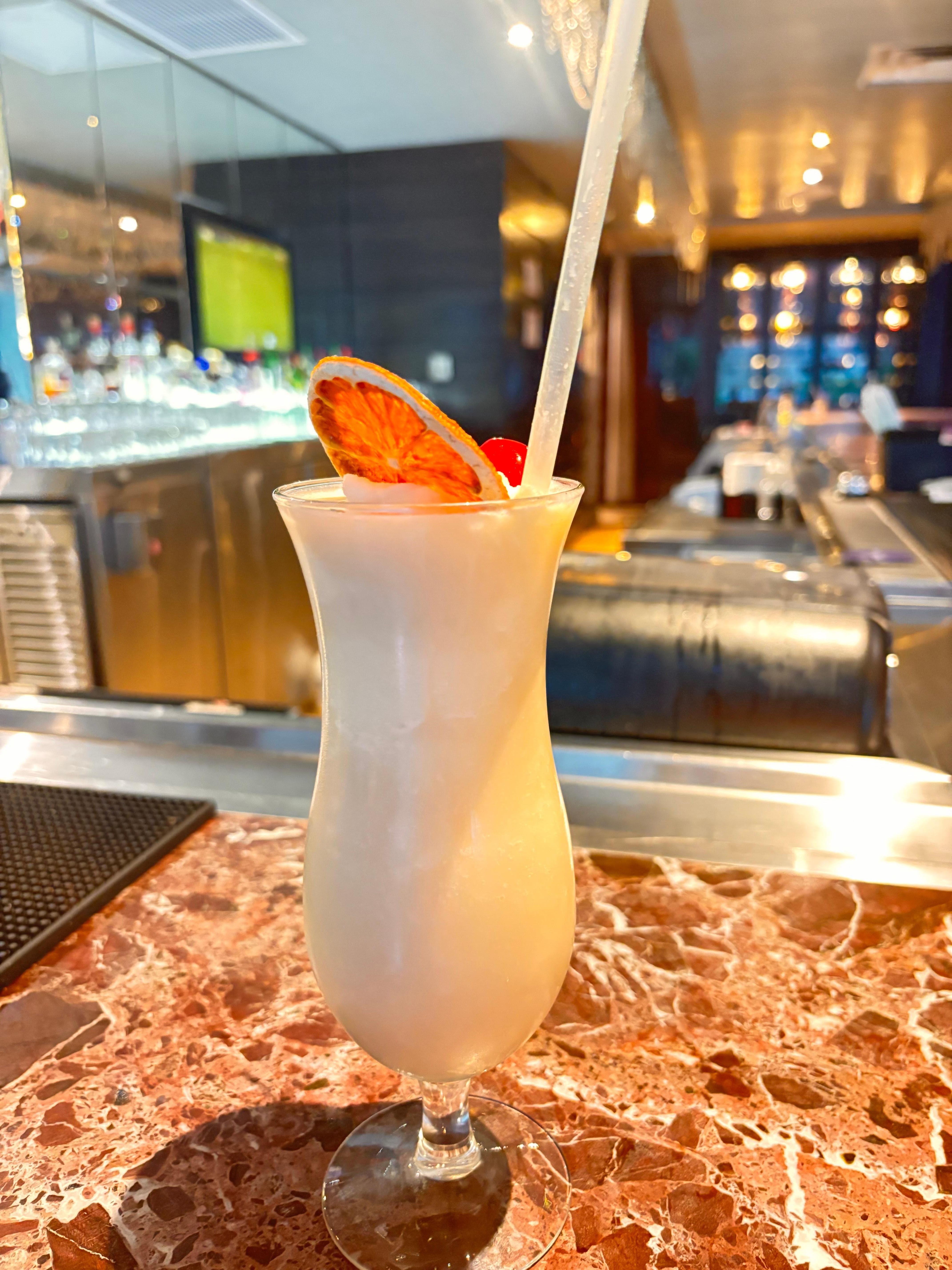 Deliciosa Piña colada en el bar