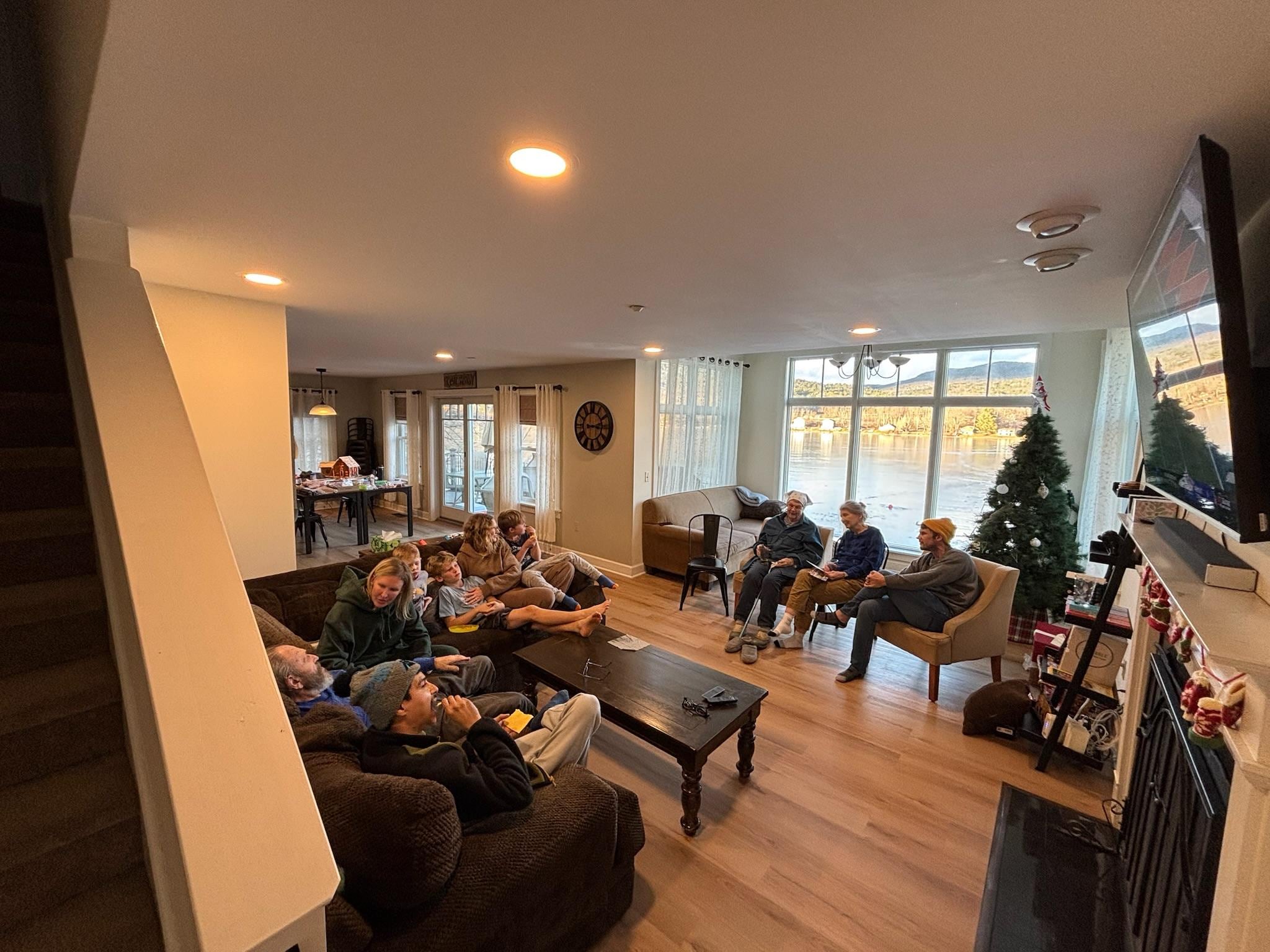 Plenty of space to connect with beautiful views and comfy furniture 