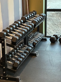 Freihantelbereich Fitnessraum