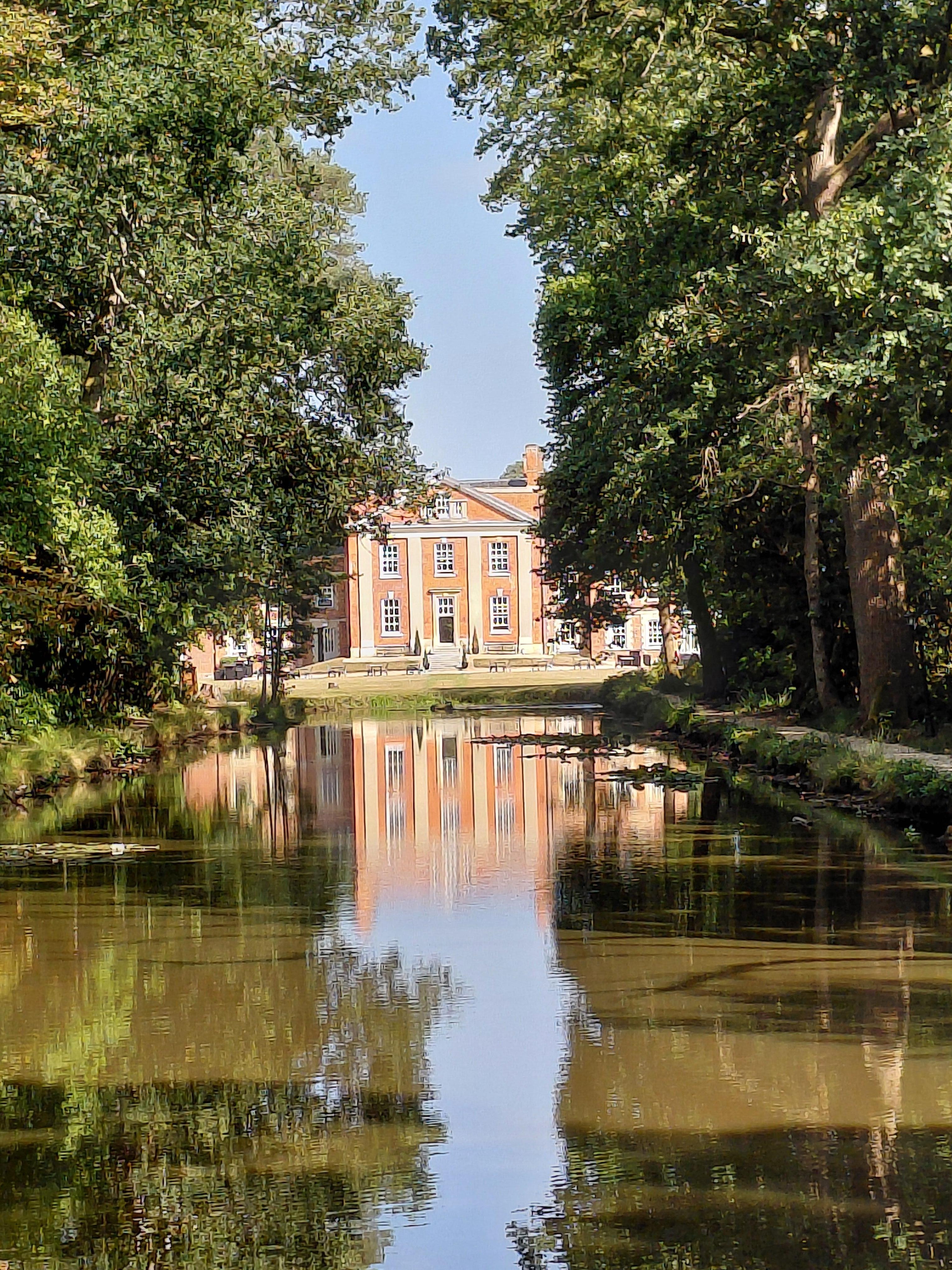 From the canal to the hotel
