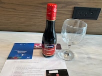 “Botella” de vino, cortesía por ser miembro VIP de Expidia(plata). Claramente eso es una muestra no una botella ja, ja, ja