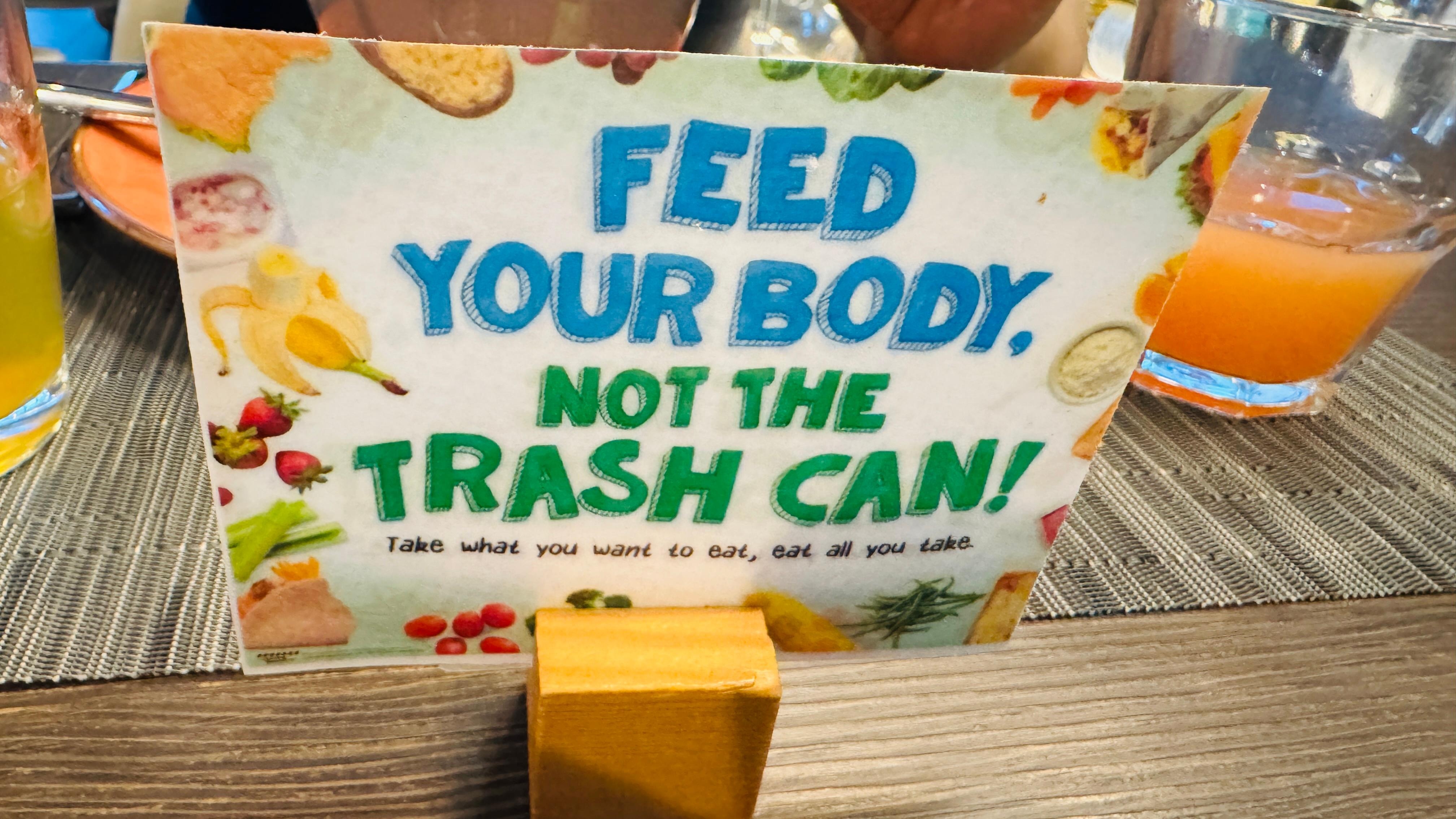 Sur les tables du petit déjeuner!! 