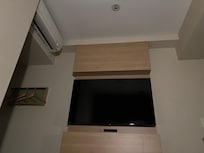 I couldn't figure out the lights for a bit, but this gives you an idea of the size of the room. I did not us the TV.