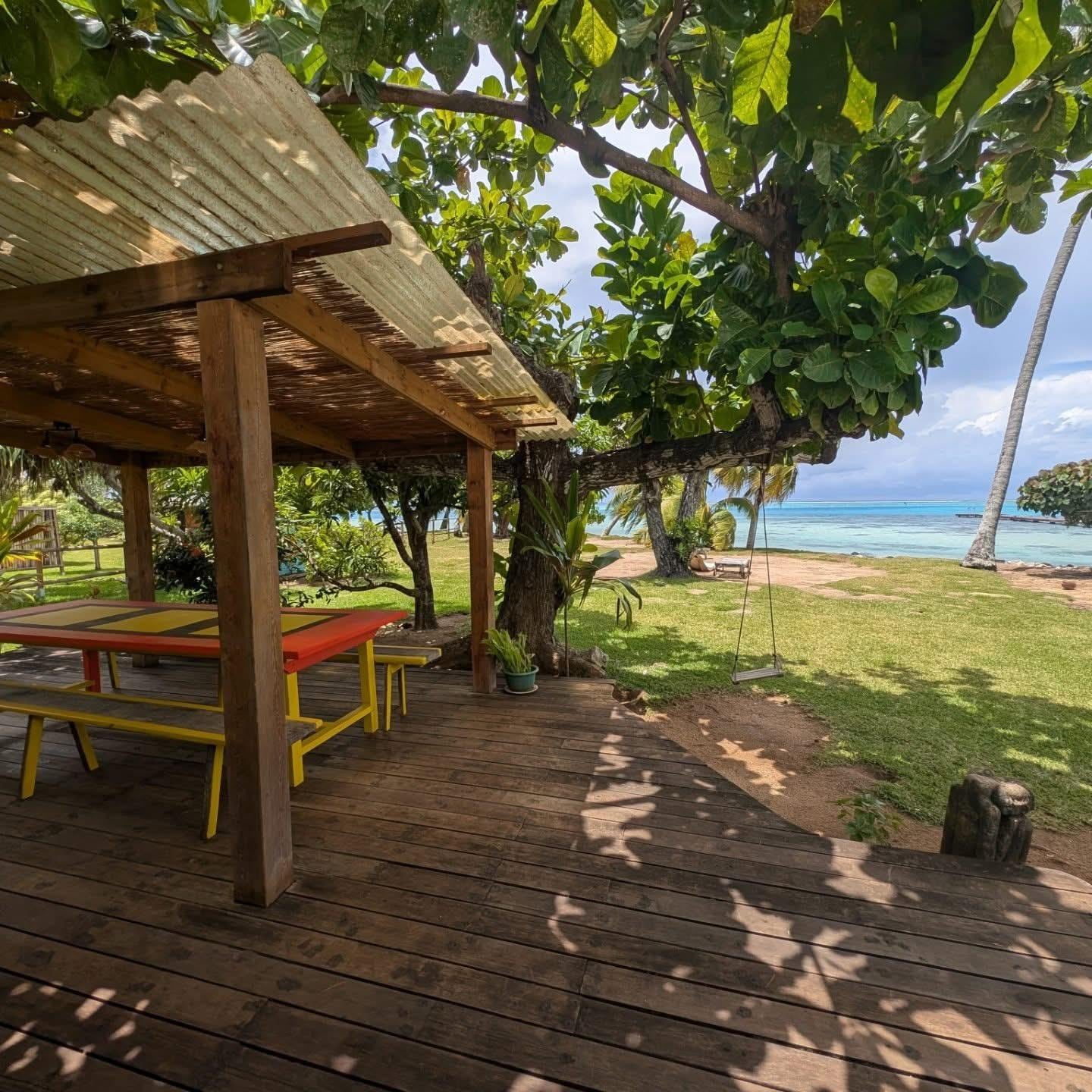 terrain devant la maison