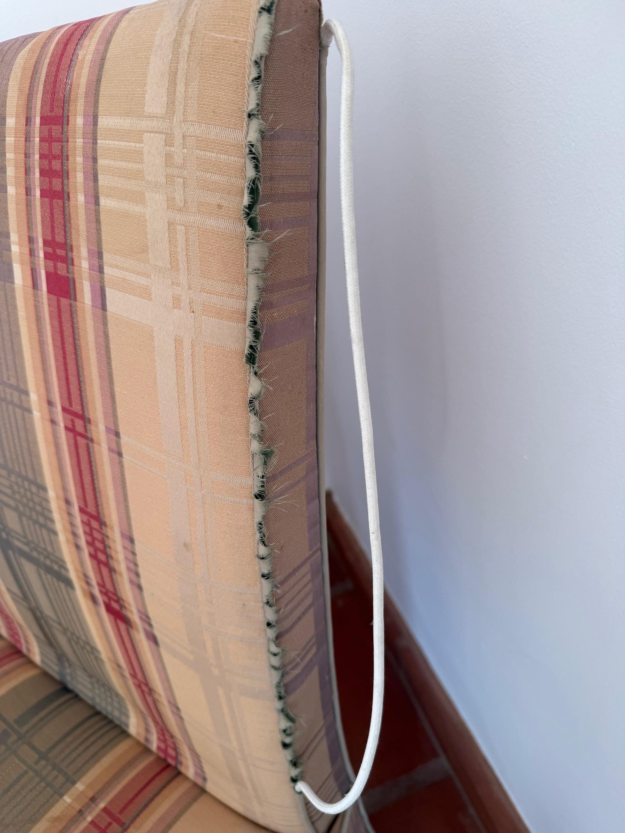 verschlissener Polstersessel