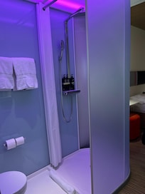 Shower pod can change colour from settings on the ipod