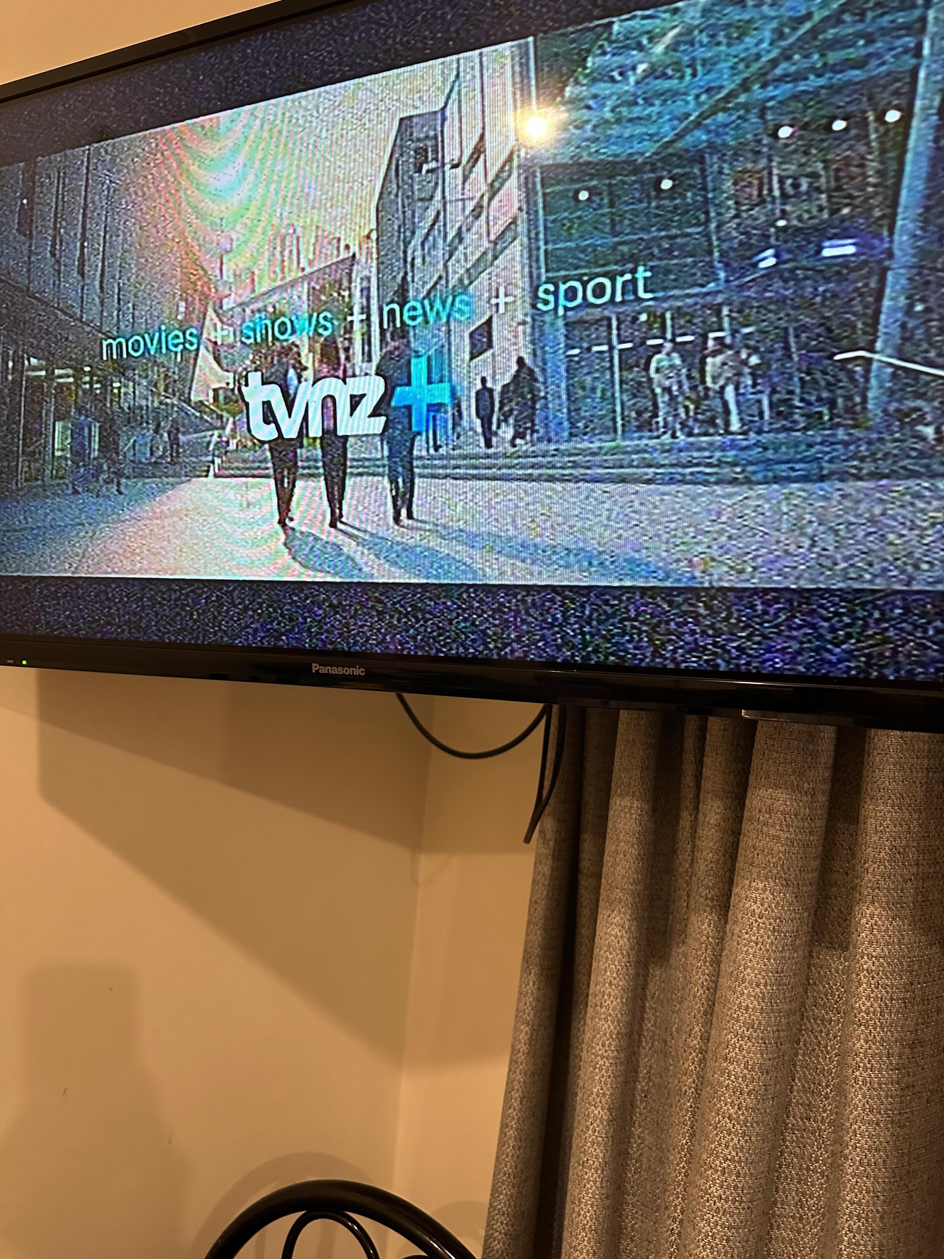 Poor receiver 😭😭😭😭