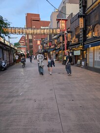 Pedestrian forward shopping and entertainment