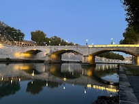 Sunrise run along Tiber River