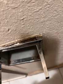 Broken tissue holder