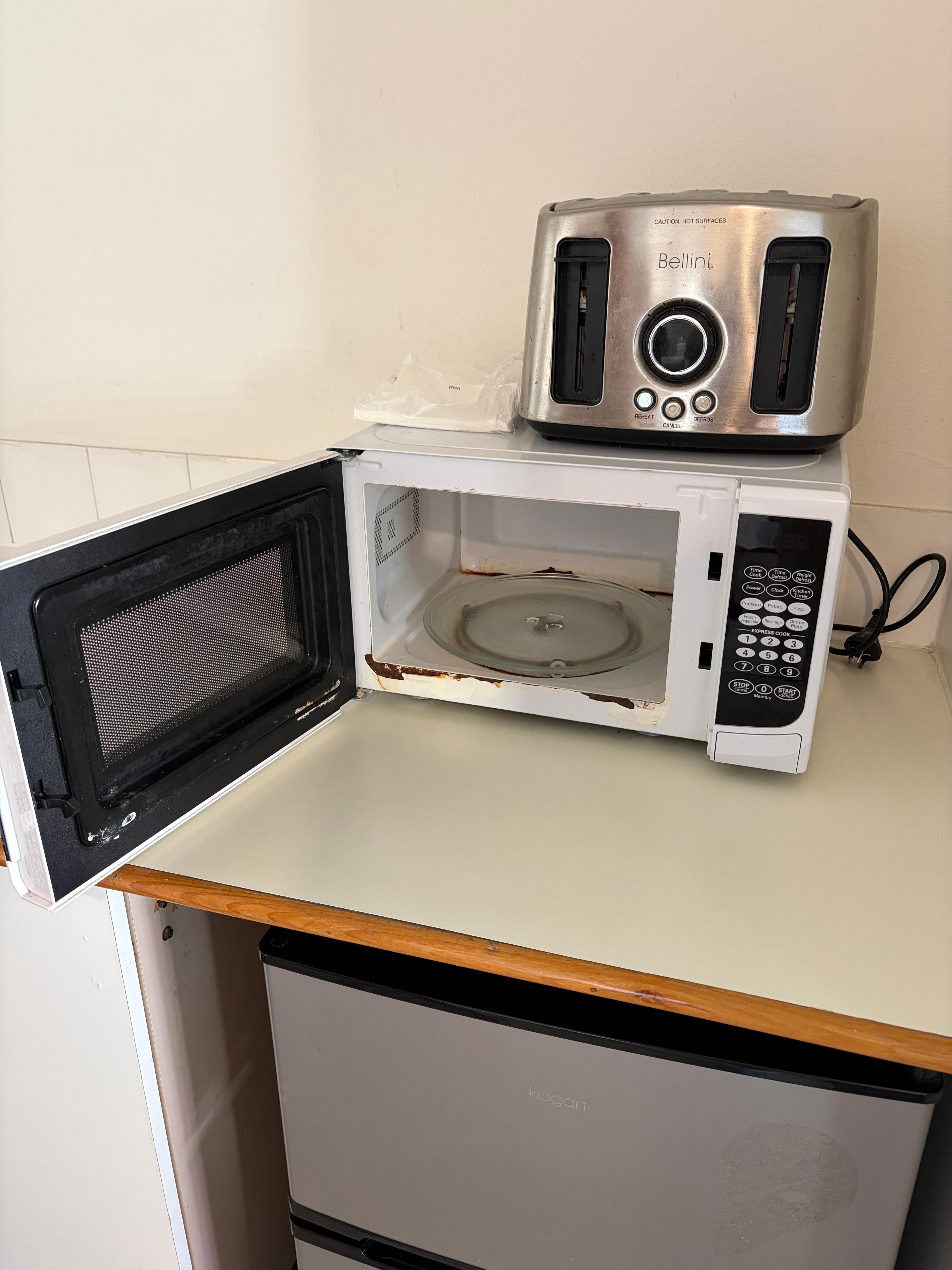 Microwave in kitchen - didn’t even think of using this, it is a bio hazard
