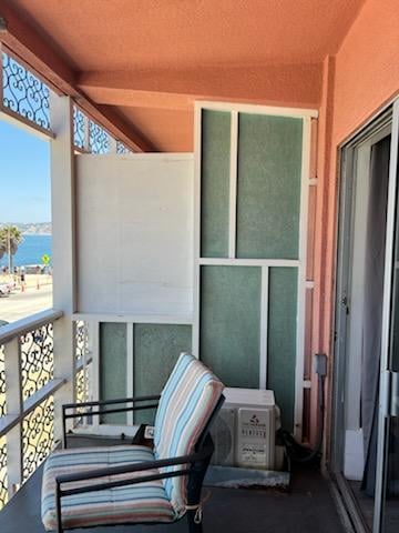 This hotel is old. The partitions look like they are from the 60's. Fiberglass and painted plywood.