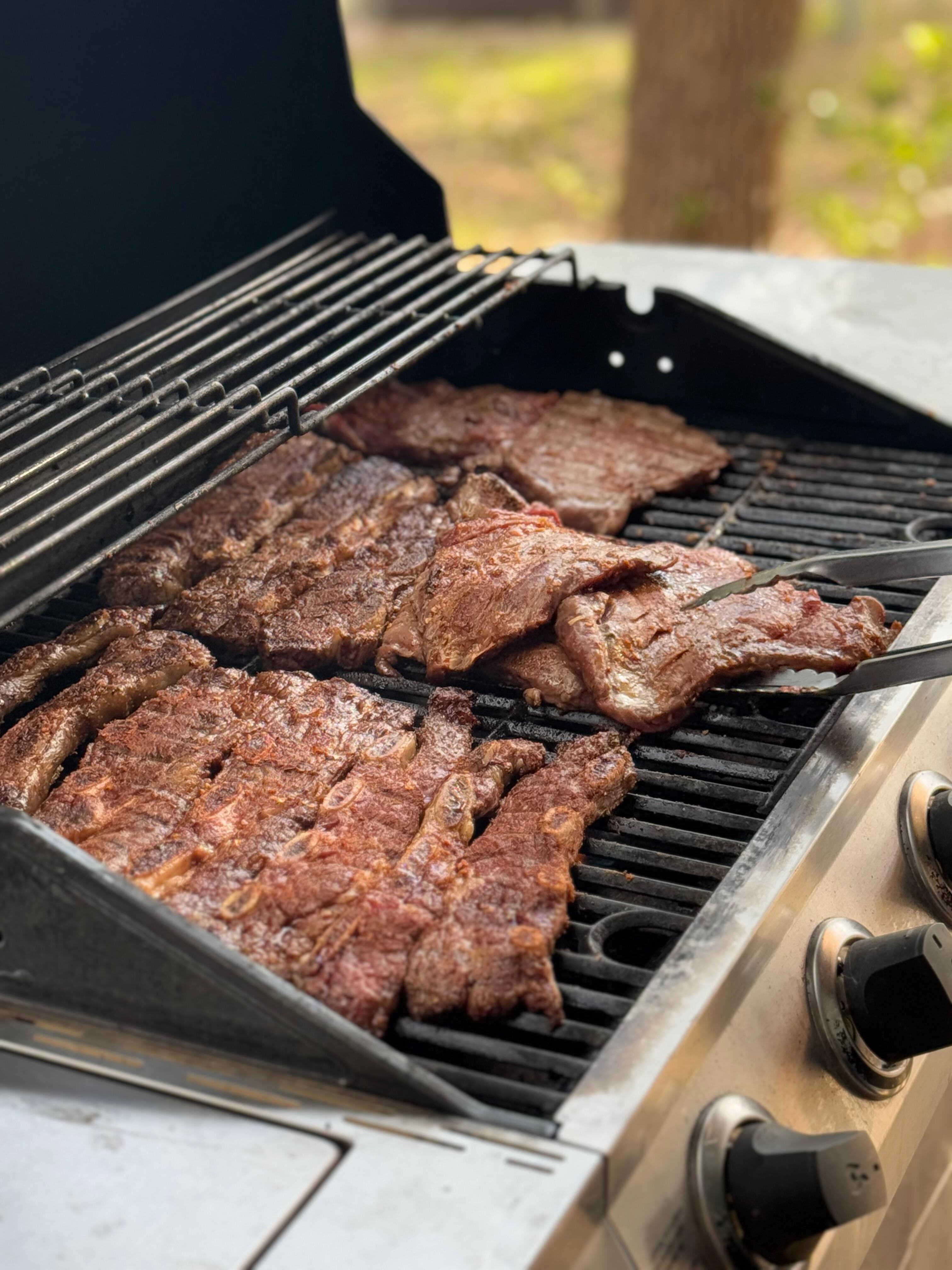 Nice propane grill 
