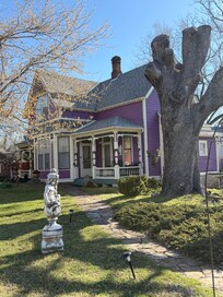 1st impression:
5 star Curb Appeal