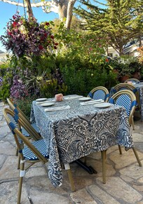 Portabella. Outdoor dining. Roving guitarist.