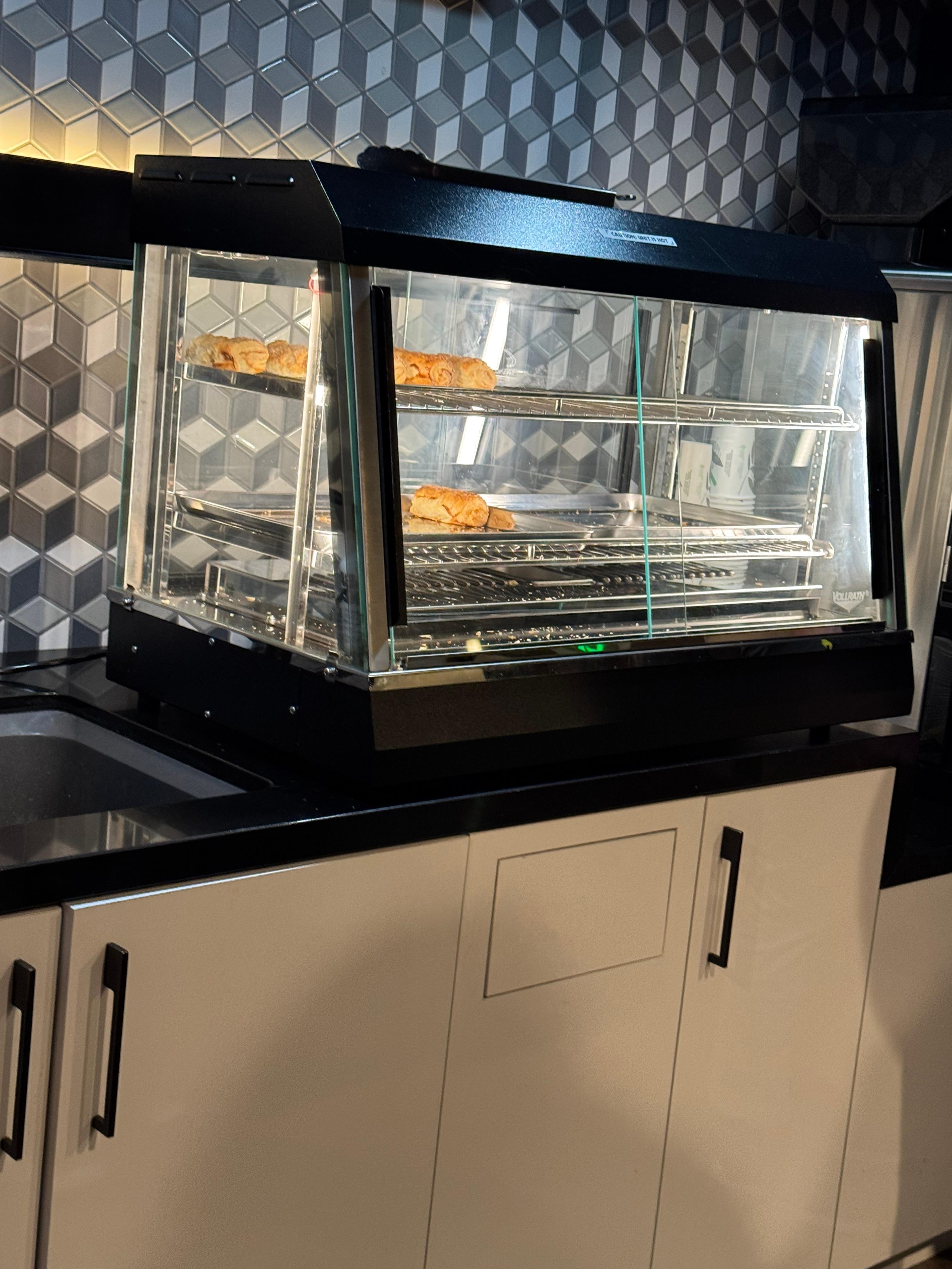 Aucun choix les clients prennent et mangent dans leur chambre 