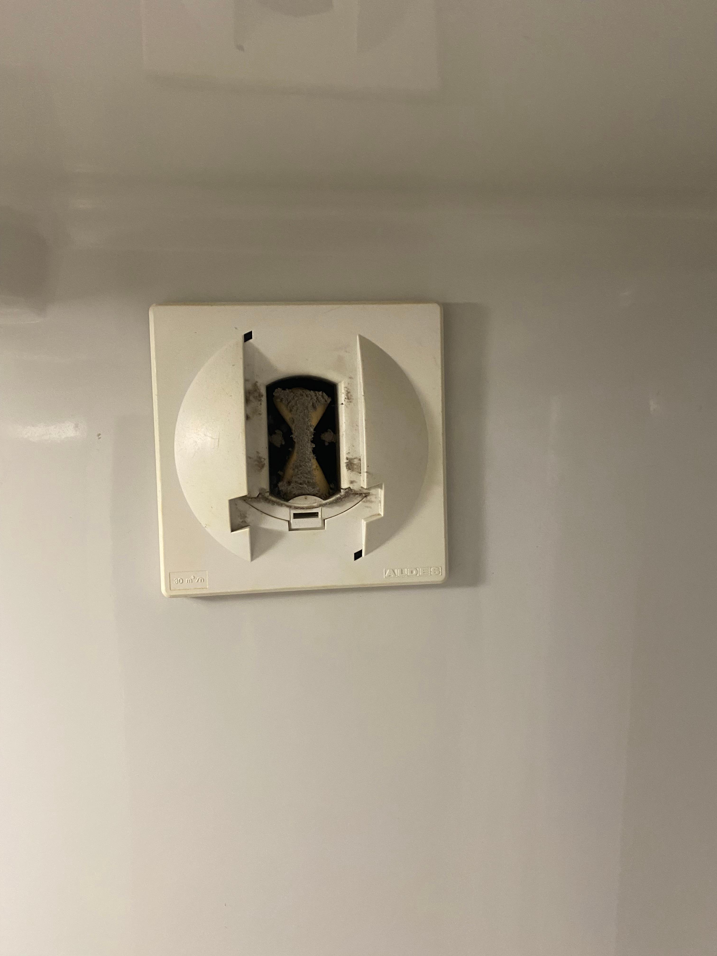 Ventilation cassé et très sale 