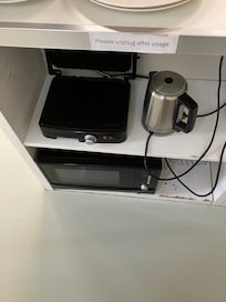 Ligga på knä för att micra.