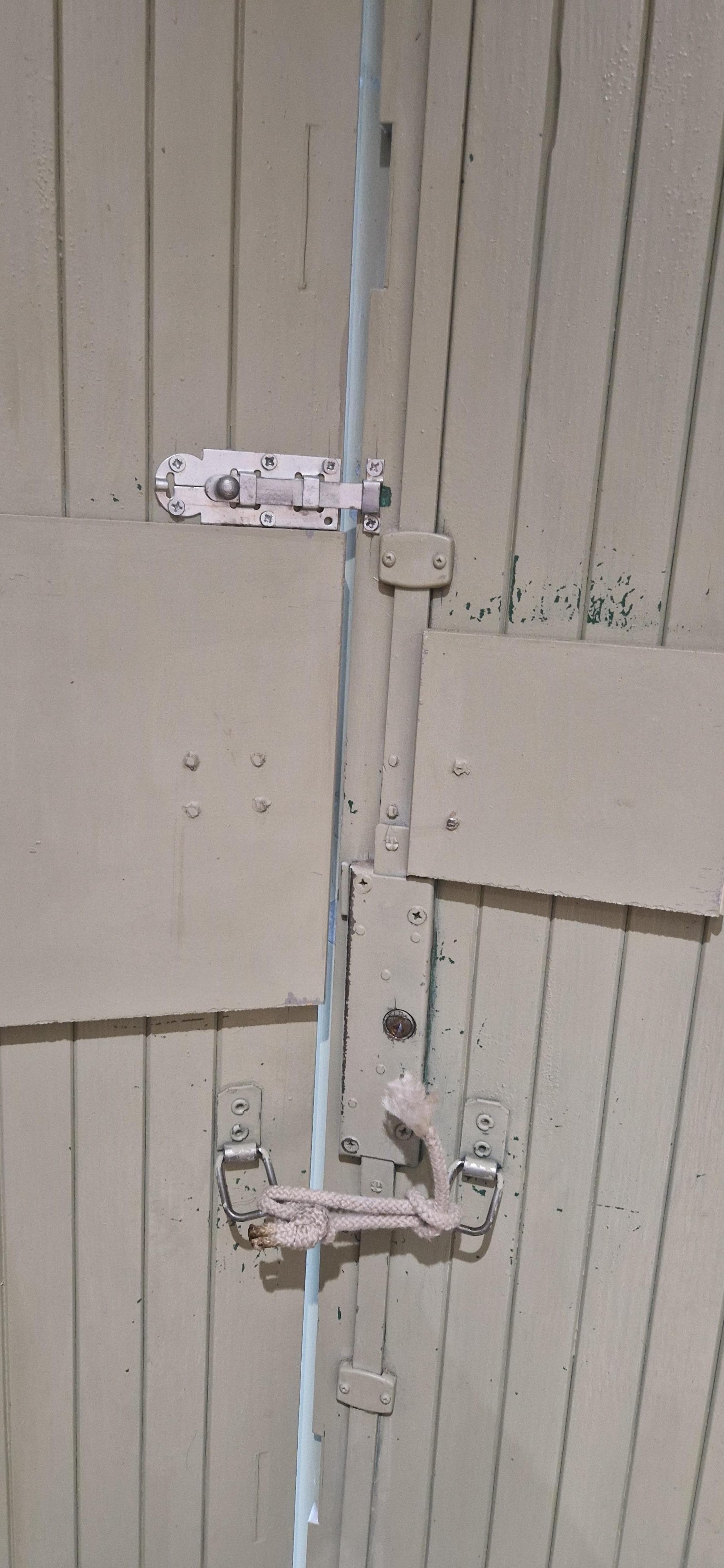 Problème de fermeture des volets, targette pas suffisamment solide.