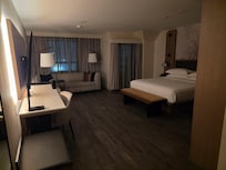 1 king bedroom with balcony