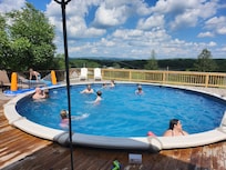Nice pool and kept clean!