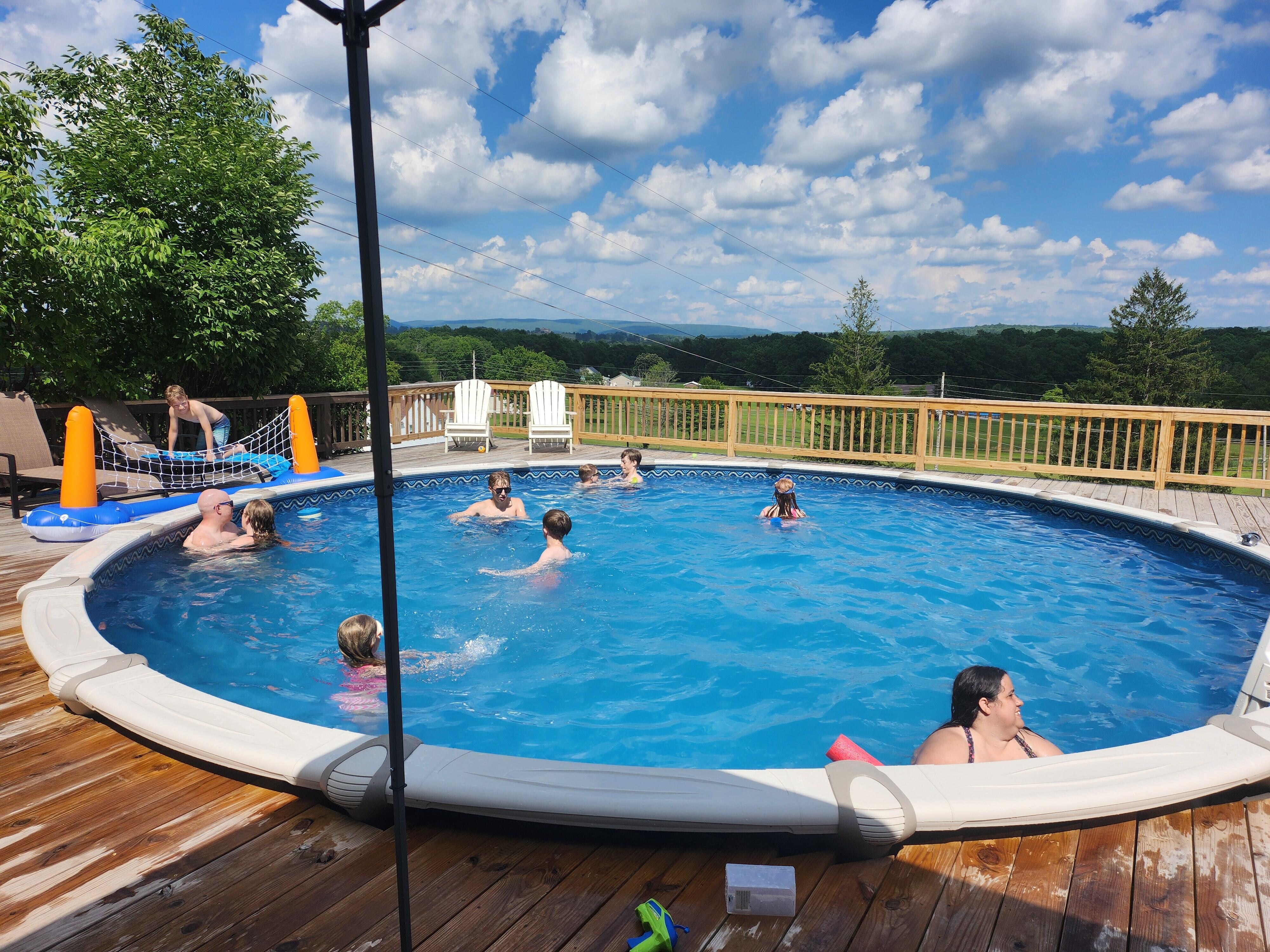 Nice pool and kept clean!