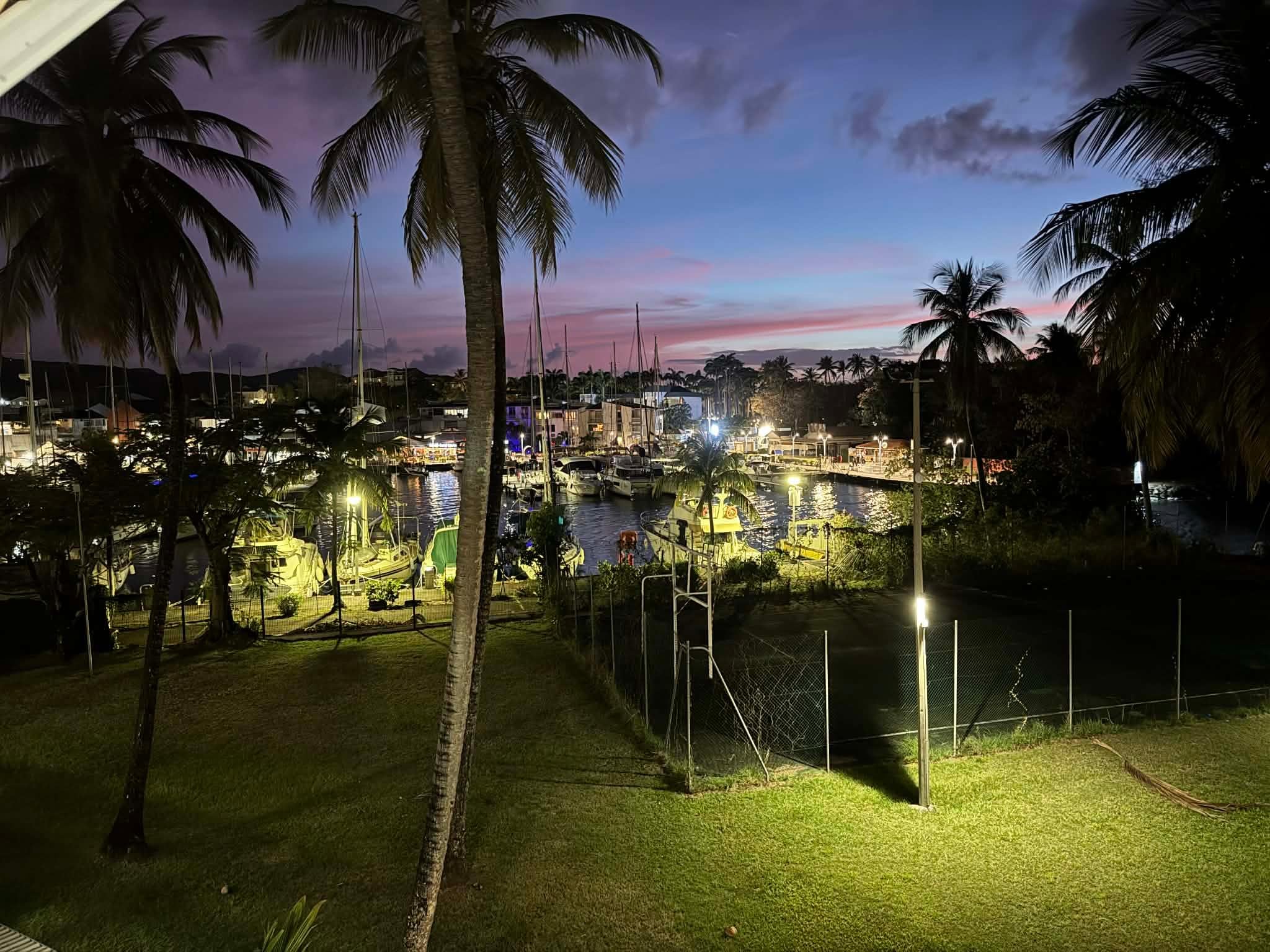 Vue du balcon sur la marina
