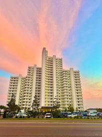 view from Boggy Boyz pizza across the street.