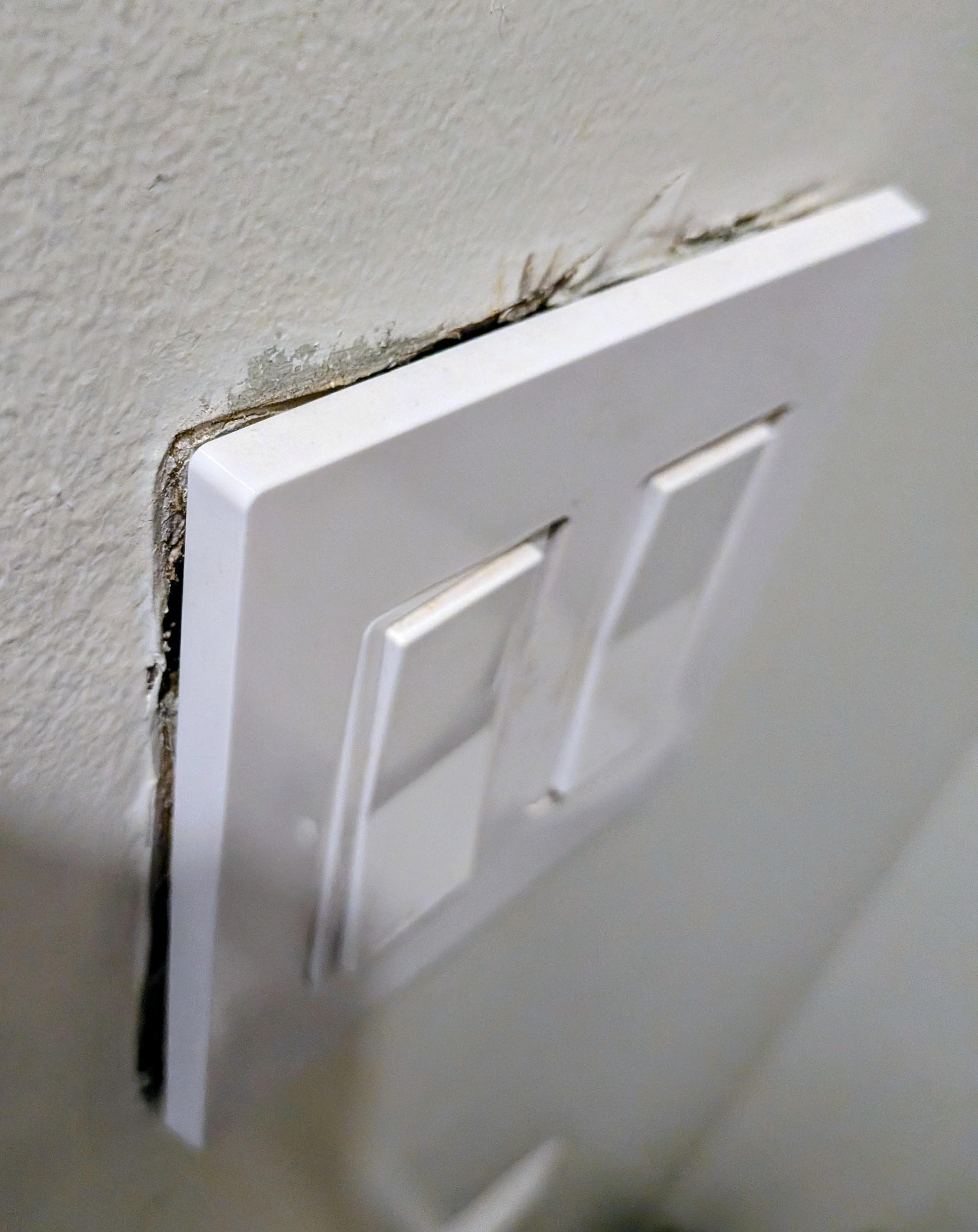 Outlet of broken & always ON  fan.  Needs rewiring.  Not done during our 8 days.