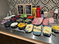 Osa aamupalapöydästä