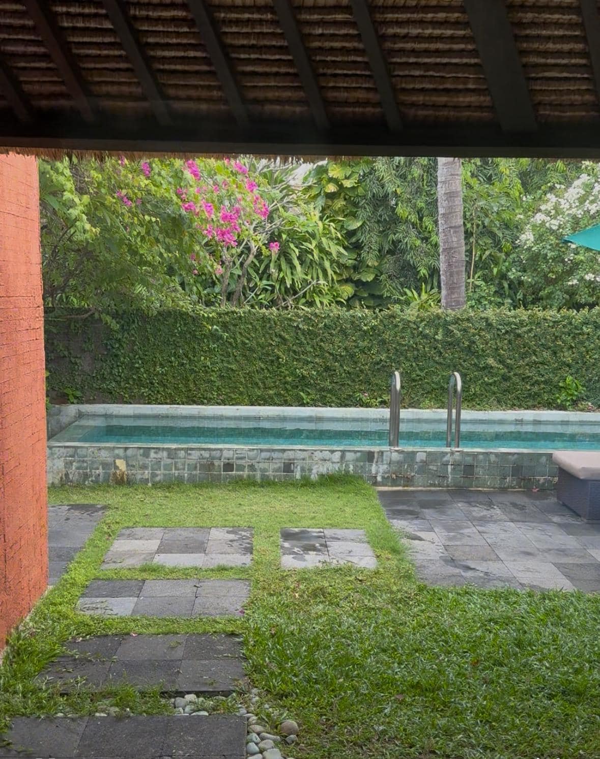 Pool villa