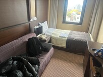 お部屋もソファ付きで広々