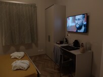 Camera da letto ,TV grande