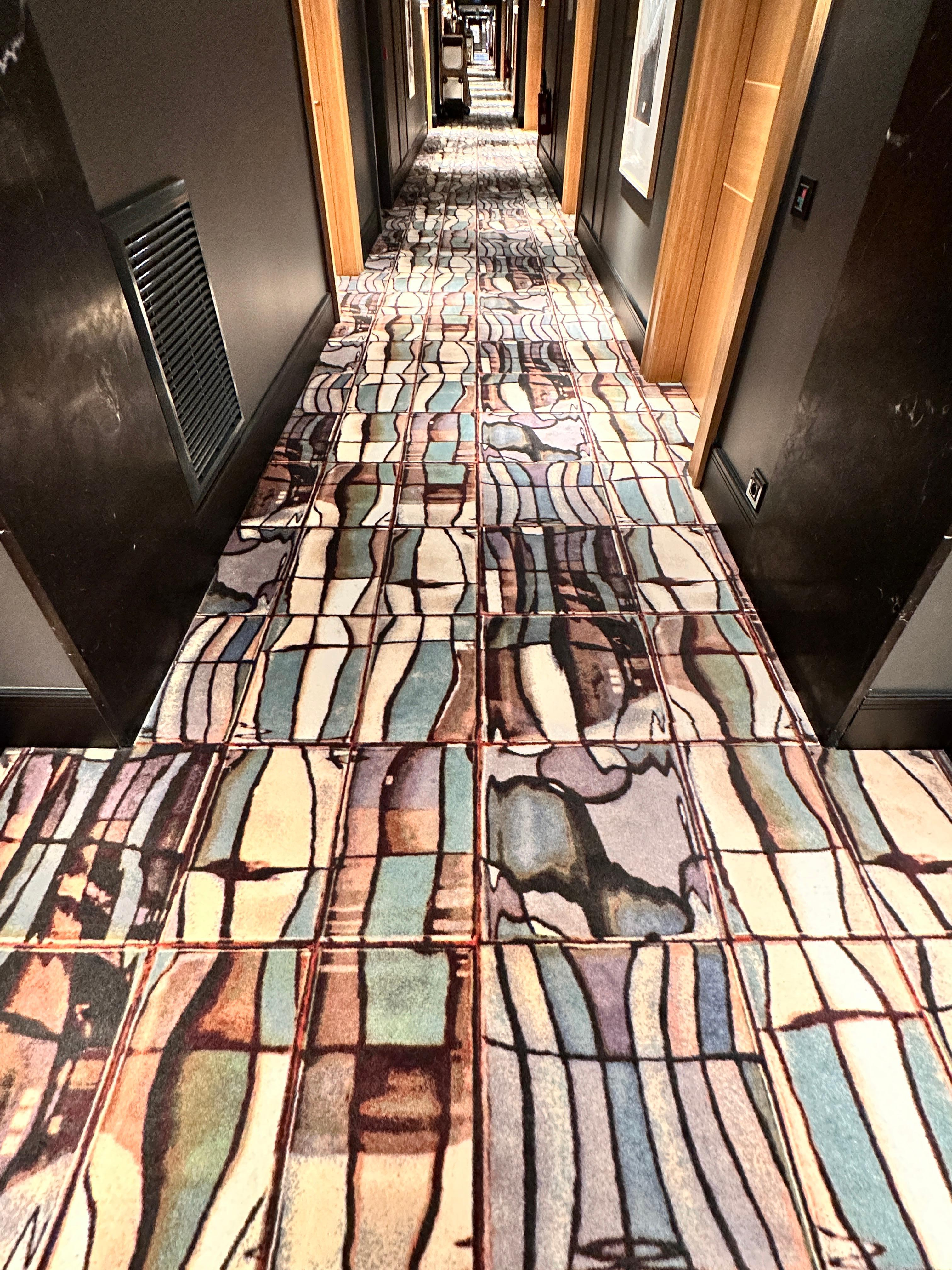 Long, luxurious corridors 