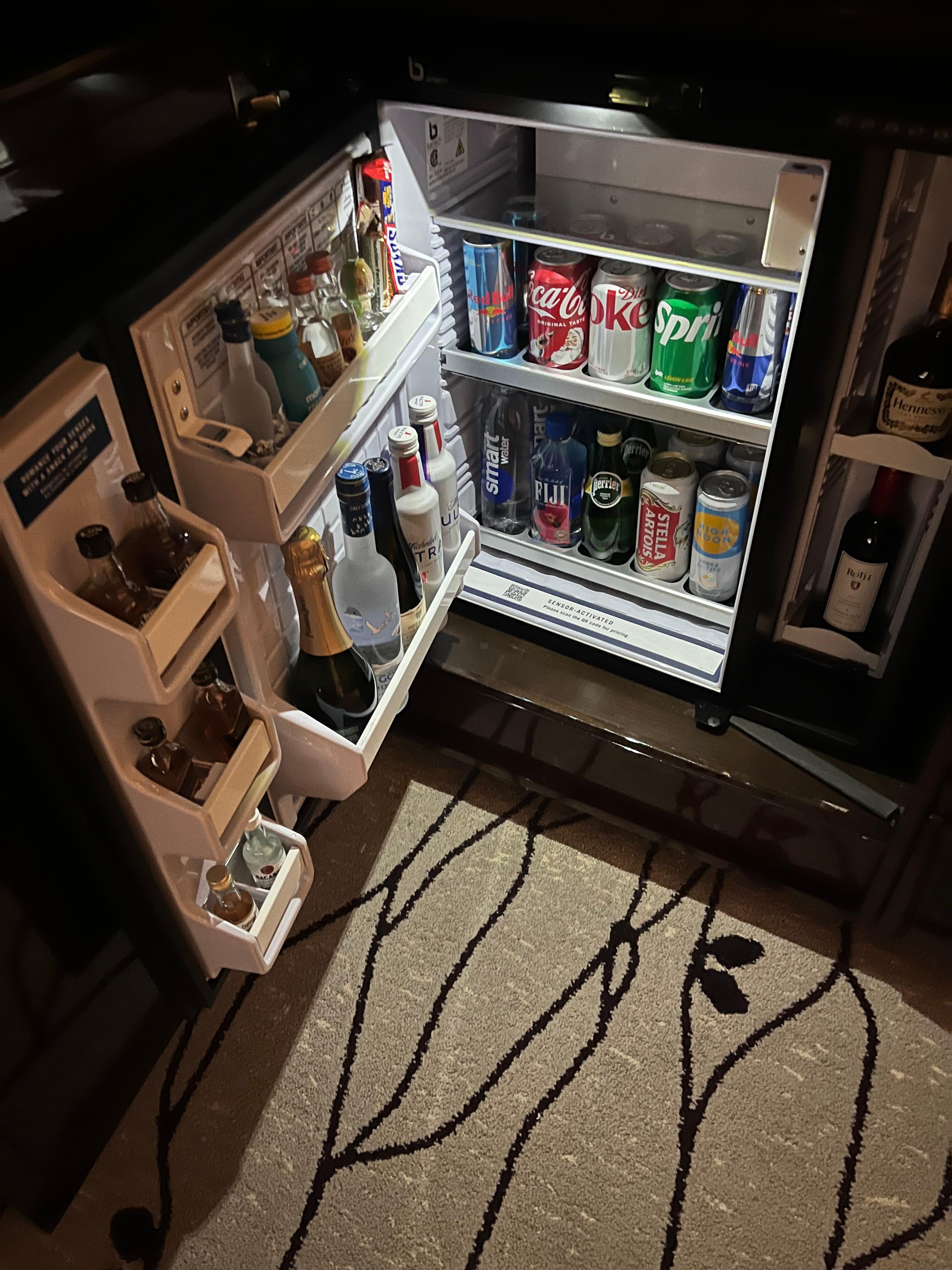 Mini refrigerator/ mini bar