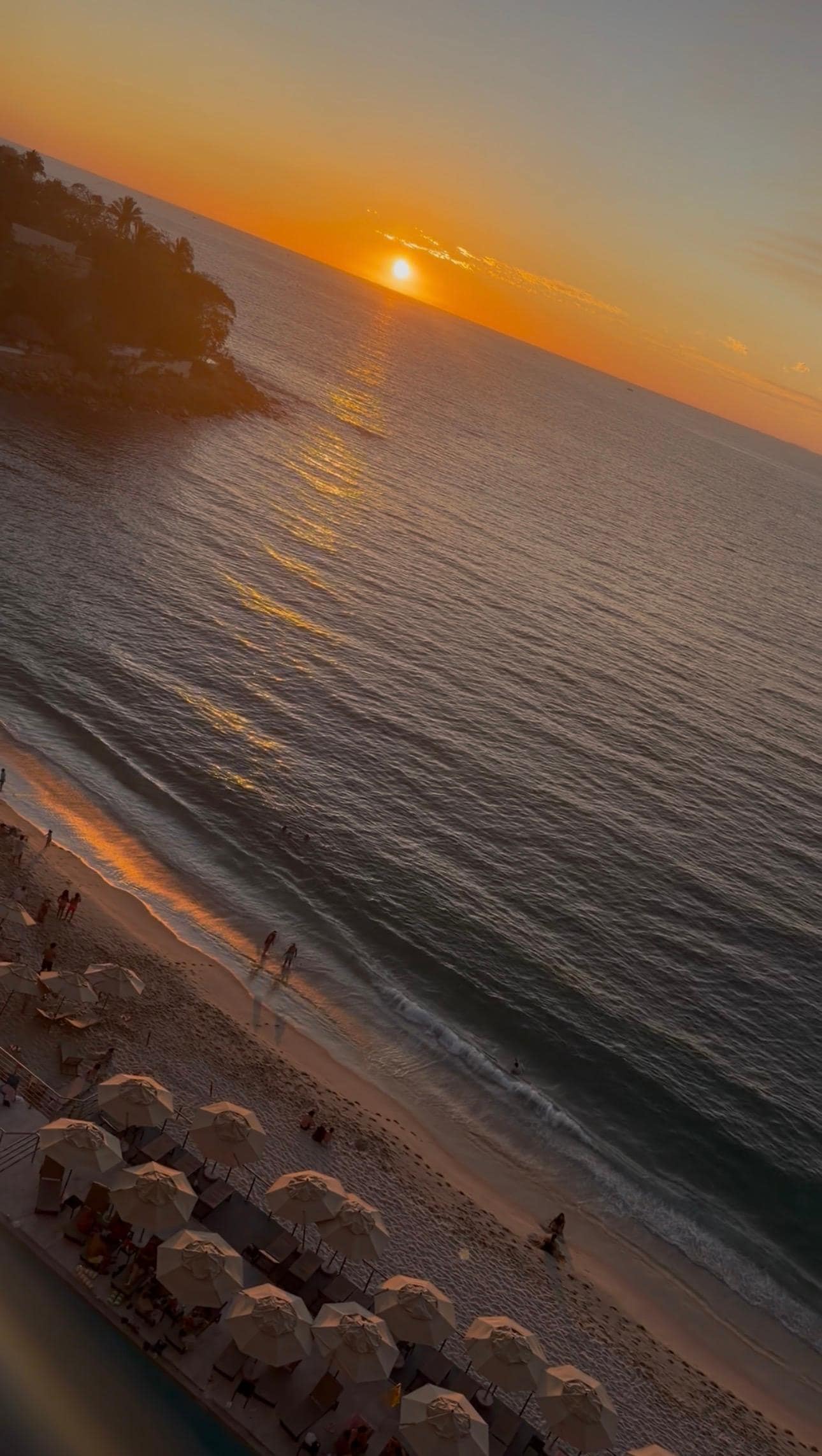 El atardecer desde nuestra habitación en el piso 9 suite familiar  10/10 