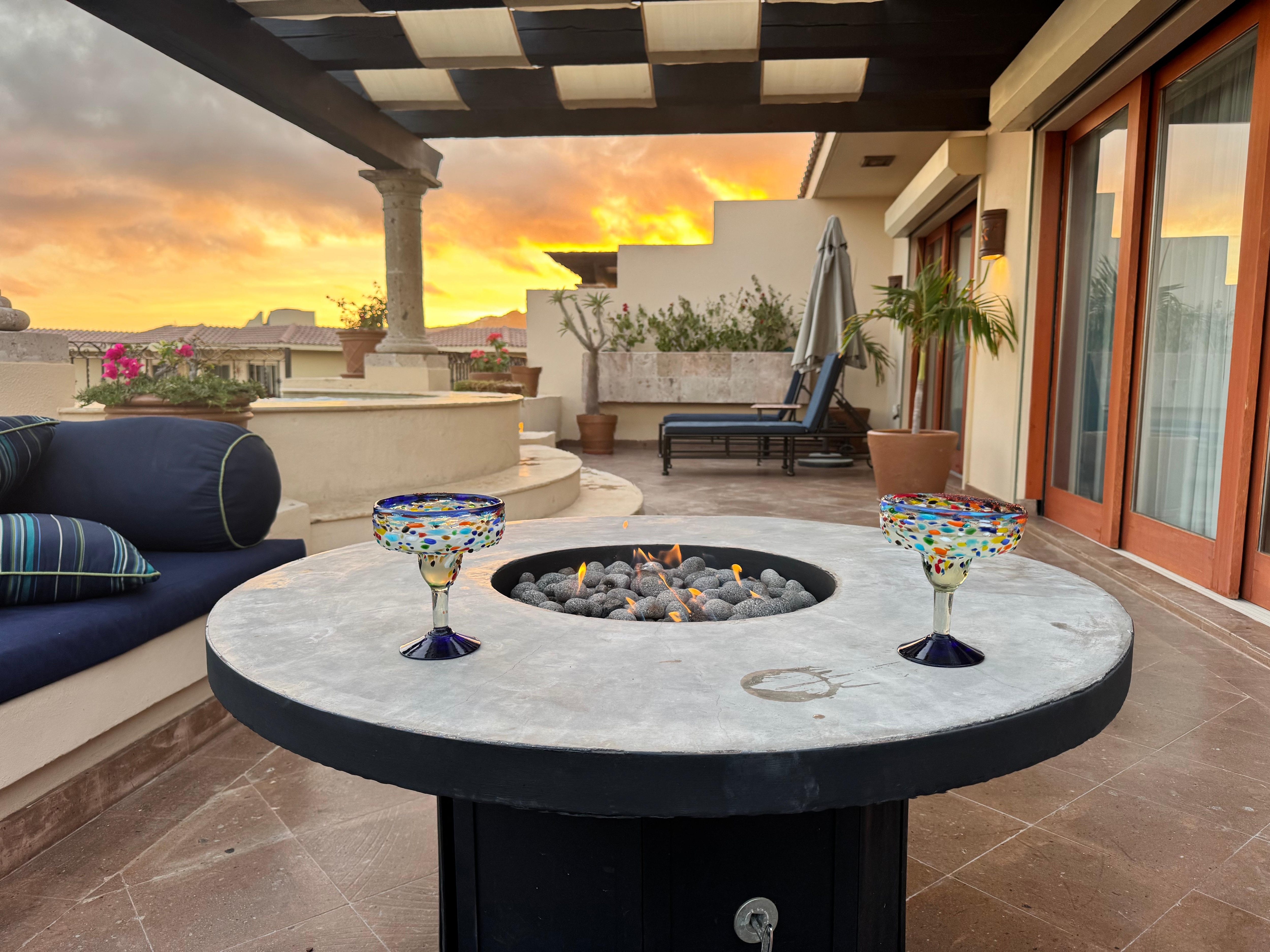 Fire pit table