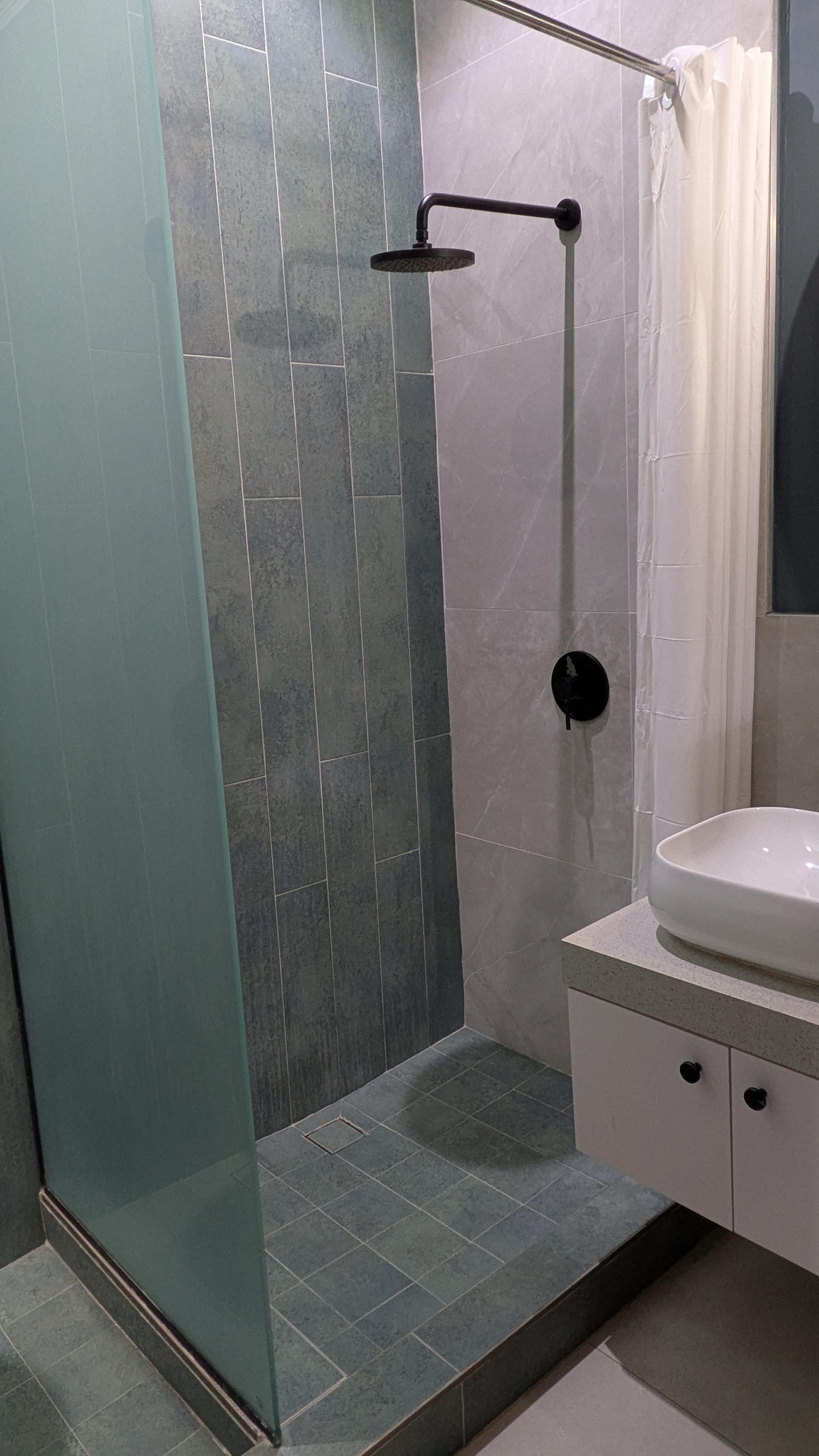 bathroom for room 13 (across the hall)