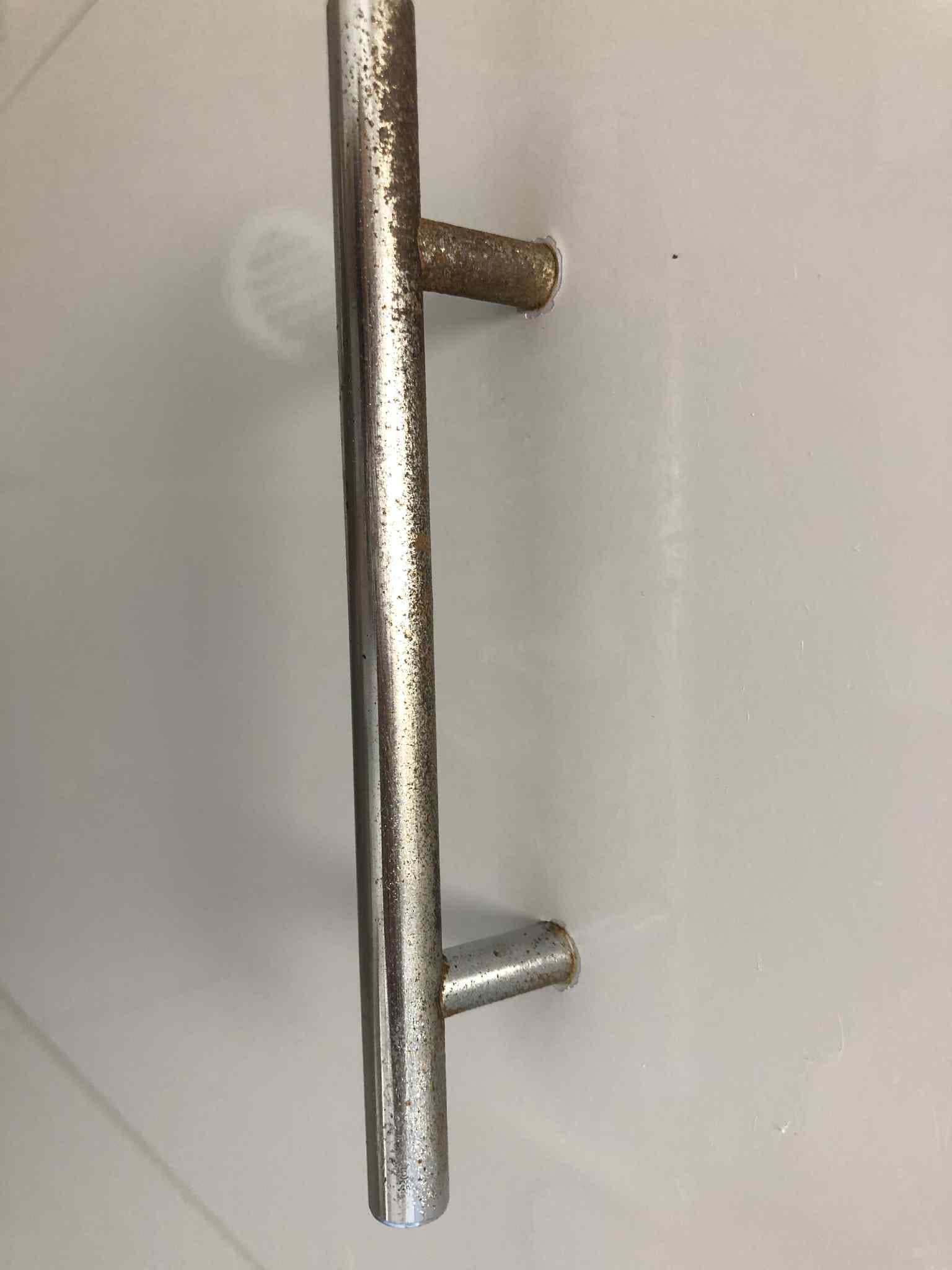 Rusty handles sample