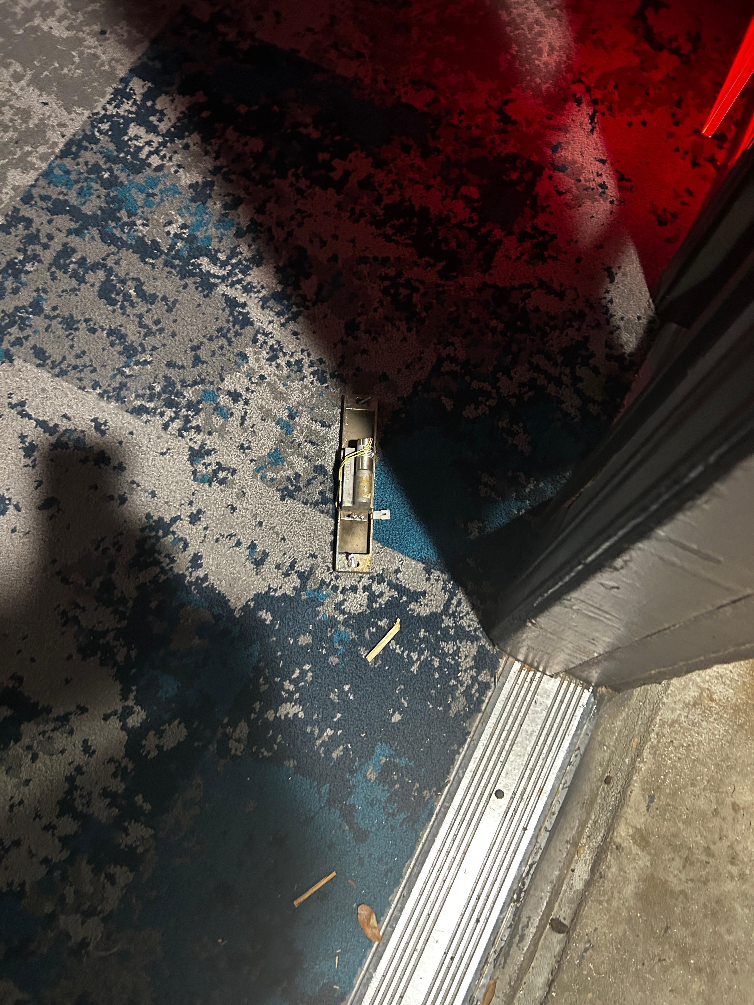 The entrance in the back of the hotel. 