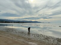 Plage devant l’hôtel à marée basse.
