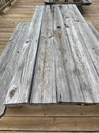 Picnic table