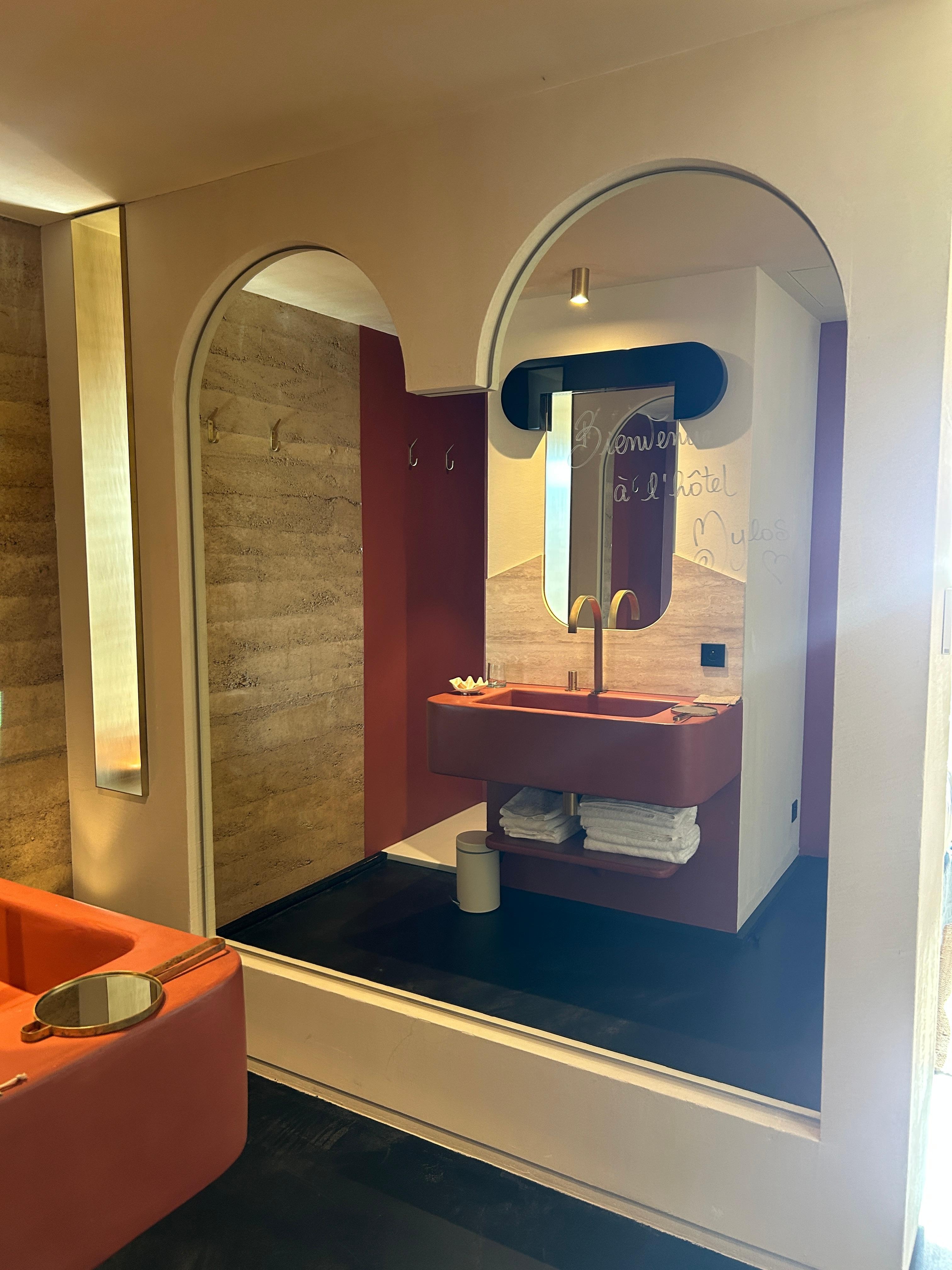 Entrée chaleureuse dans notre chambre