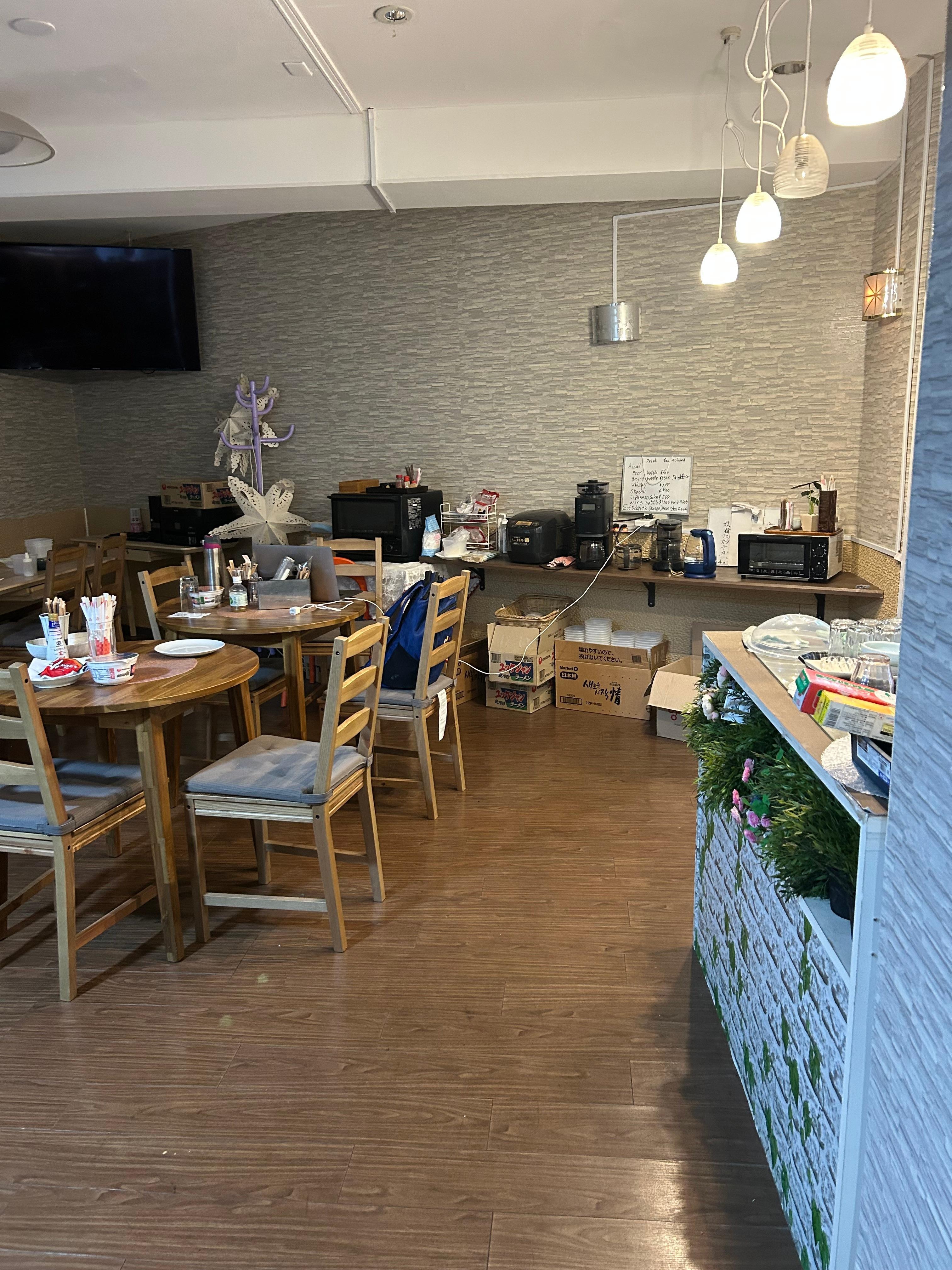 breakfast area was good, They had free Coffee in the morning.
