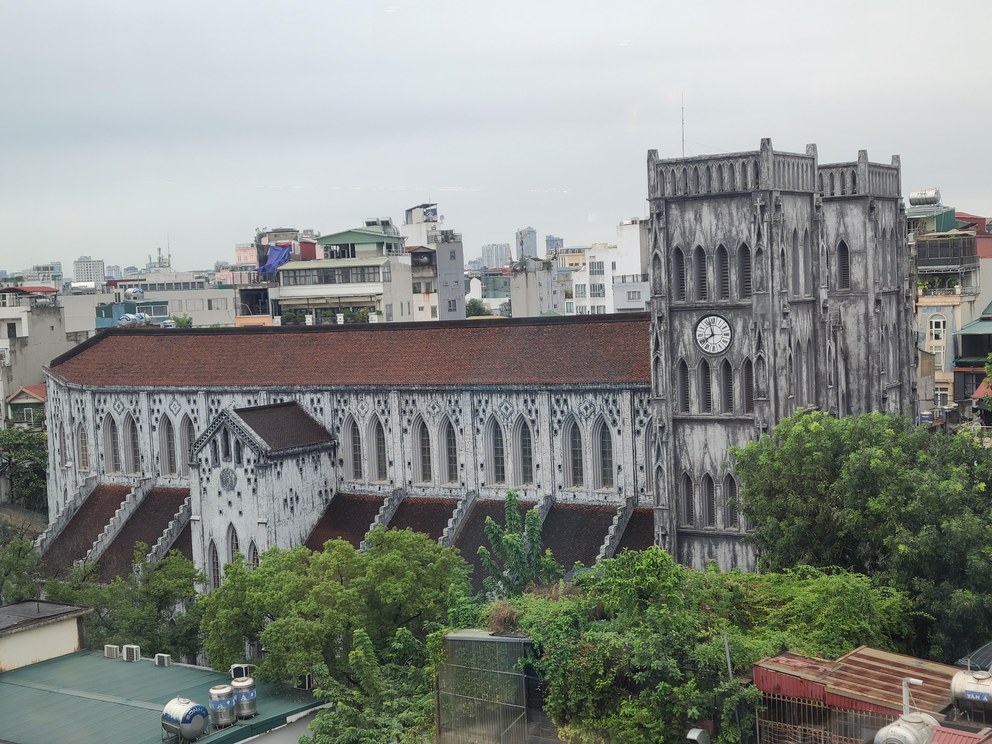 レストランでは大聖堂など景色を見ながら食事が楽しめる