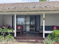 Nice size lanai!